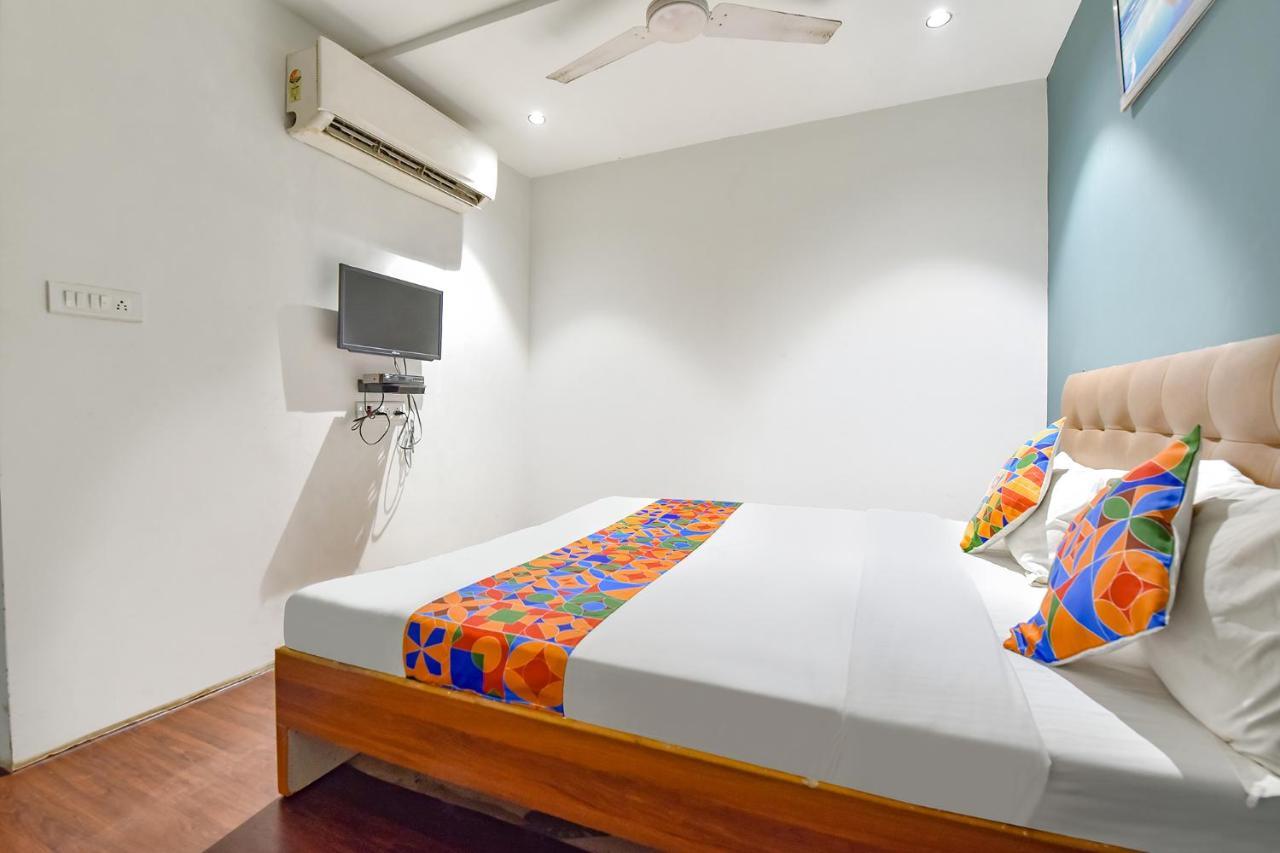 Fabhotel Nidhivan, Udhna Junction Σουράτ Εξωτερικό φωτογραφία